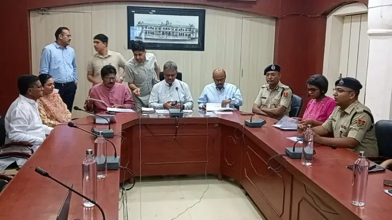 चिकित्सा मंत्री तथा जिला प्रभारी मंत्री गजेन्द्र सिंह खींवसर ने ली बैठक