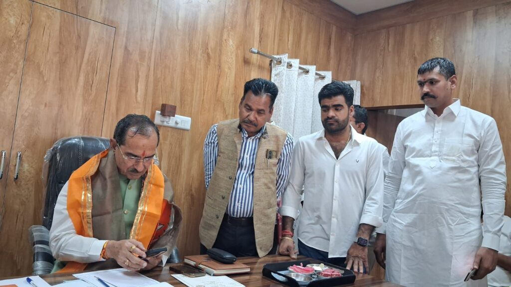 WhatsApp Image 2025-10-26 at 5.04.51 PM