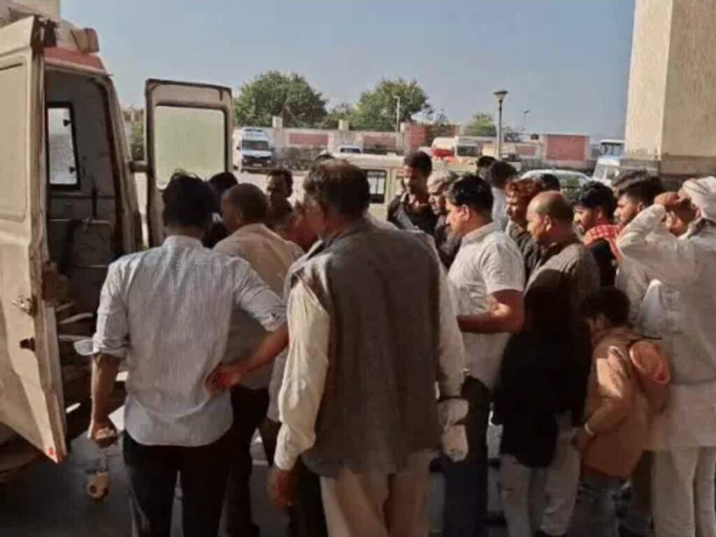 WhatsApp Image 2025-11-05 at 6.11.22 PM (1)